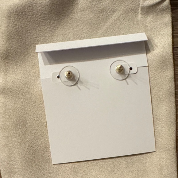 Kendra Scott Gold Oval Stud Earrings - Picture 5 of 5